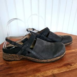 Teva 6934 Slingback Leather Clogs 7